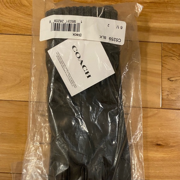 COACH -!BRAND NEW W`TAGS BLACK LEATHER KNIT CUFF GLOVES. - Picture 4 of 5